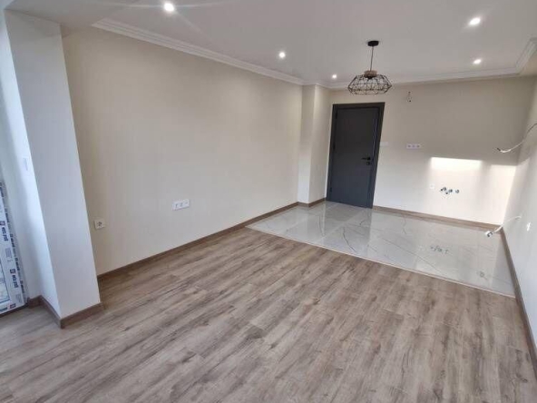 Тристаен апартамент в Бургас, Славейков - 80 кв.м за 1288 €/кв.м - Снимка #1