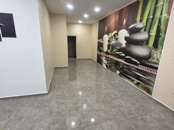 Дава се под наем Магазин в Кърджали, Студен кладенец - 35 кв.м за 224.4 € - Снимка #1