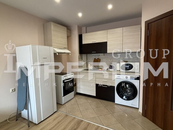 Дава се под наем Двустаен апартамент в Варна, Цветен квартал - 55 кв.м за 612 € - Снимка #1