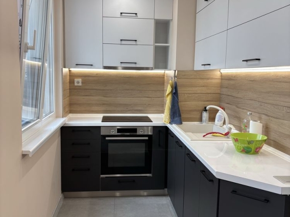 Дава се под наем Тристаен апартамент в Добрич, Христо Ботев - 78 кв.м за 433.5 € - Снимка #1