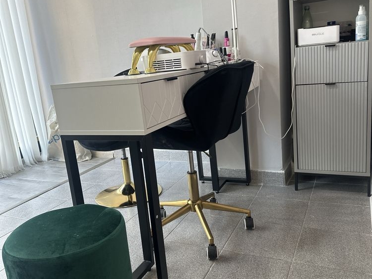 Дава се под наем  в София, Зона Б-5 -  кв.м за 229.5 € - Снимка #1