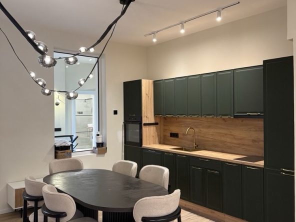 Къща в София, Център - 160 кв.м за 1467 €/кв.м - Снимка #1