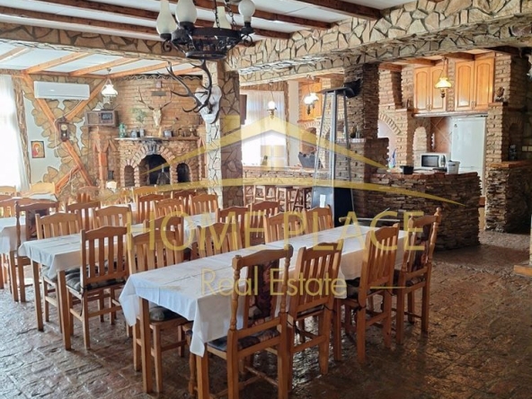 Хотел в Варна, м-т Боровец - юг - 660 кв.м за 680 €/кв.м - Снимка #1