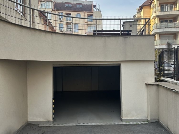 Дава се под наем Гараж / Паркомясто в София, Красно село - 40 кв.м за 278.97 € - Снимка #1