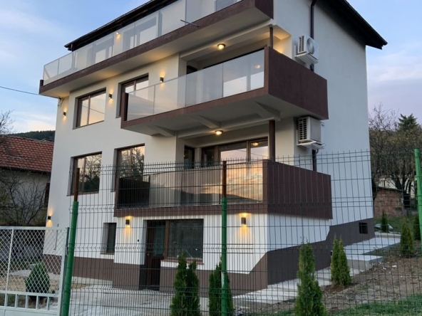 Къща в с. Владо Тричков, Област София-област - 352 кв.м за 781 €/кв.м - Снимка #1