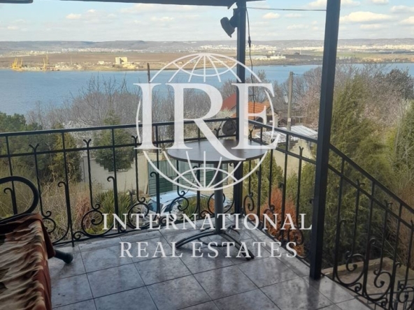 Къща в с. Константиново, Област Варна - 170 кв.м за 555 €/кв.м - Снимка #1