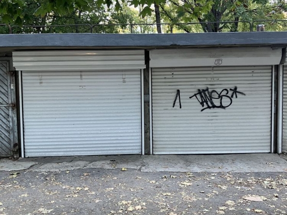 Дава се под наем Гараж / Паркомясто в Варна, ВИНС - 20 кв.м за 127.5 € - Снимка #1