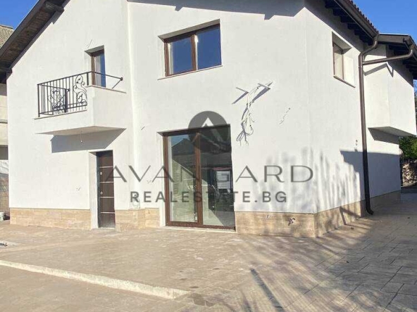 Къща в с. Войводиново, Област Пловдив - 156 кв.м за 1571 €/кв.м - Снимка #1