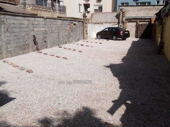 Дава се под наем Гараж / Паркомясто в Пловдив, Гагарин - 20 кв.м за 39.78 € - Снимка #1