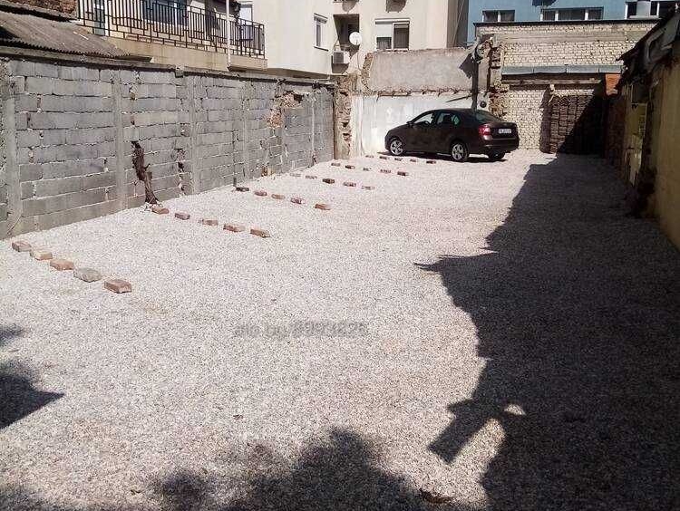 Дава се под наем Гараж / Паркомясто в Пловдив, Гагарин - 20 кв.м за 39.78 € - Снимка #1