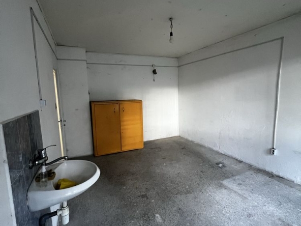 Дава се под наем Офис в София, Света Троица - 50 кв.м за 408.51 € - Снимка #1