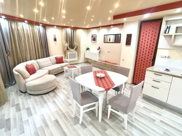 Дава се под наем Тристаен апартамент в к.к. Златни пясъци - 85 кв.м за 847.62 € - Снимка #1