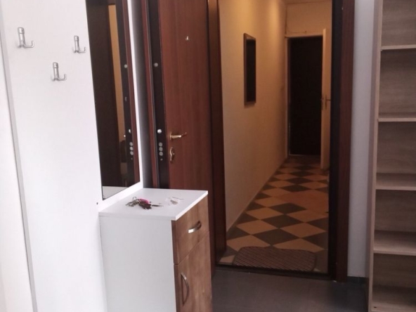 Дава се под наем Тристаен апартамент в София, Връбница 1 - 86 кв.м за 747.66 € - Снимка #1
