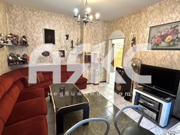 Дава се под наем Тристаен апартамент в София, Люлин 6 - 65 кв.м за 598.23 € - Снимка #1