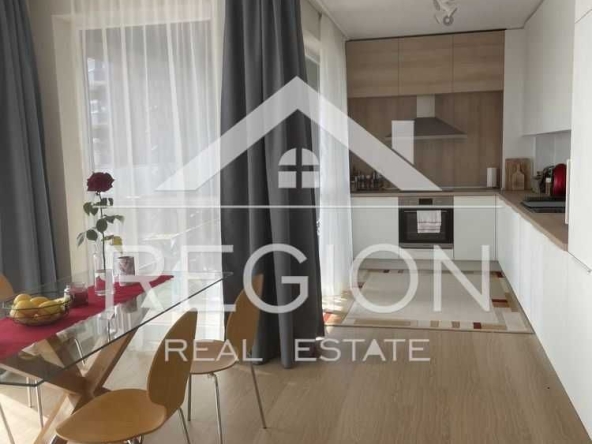 Дава се под наем Тристаен апартамент в Варна, Бриз - 110 кв.м за 1000 € - Снимка #1