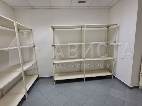 Дава се под наем Магазин в София, Гоце Делчев - 130 кв.м за 795.6 € - Снимка #1