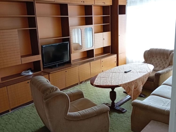 Дава се под наем Двустаен апартамент в Димитровград - 70 кв.м за 153 € - Снимка #1