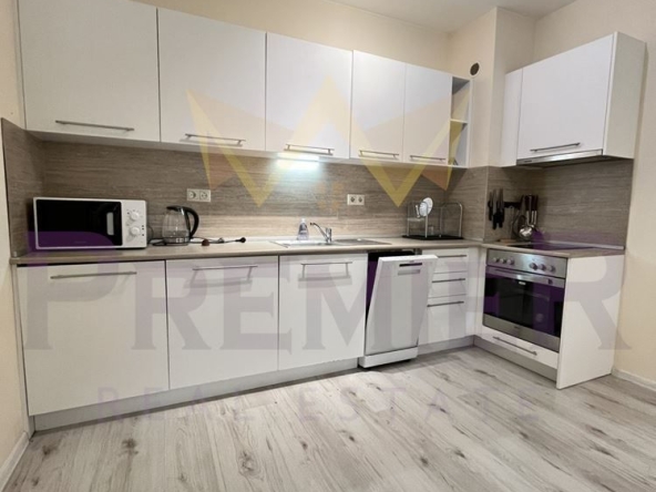 Дава се под наем Тристаен апартамент в Варна, Аспарухово - 115 кв.м за 847.62 € - Снимка #1