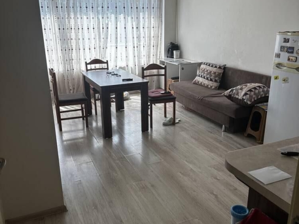 Дава се под наем Двустаен апартамент в Бургас, Славейков - 65 кв.м за 398.82 € - Снимка #1