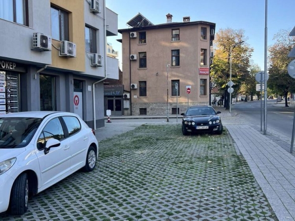 Дава се под наем Гараж / Паркомясто в Пловдив, Младежки Хълм - 30 кв.м за 59.67 € - Снимка #1