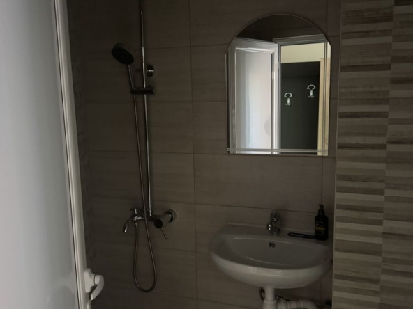 Дава се под наем Тристаен апартамент в Павликени - 80 кв.м за 328.95 € - Снимка #1