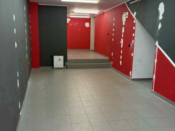 Дава се под наем Магазин в София, Слатина - 44 кв.м за 498.27 € - Снимка #1