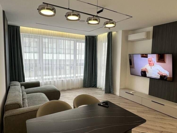 Дава се под наем Двустаен апартамент в Бургас, Славейков - 62 кв.м за 897.6 € - Снимка #1