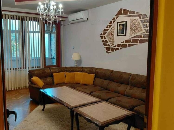 Дава се под наем Тристаен апартамент в Пловдив, Мараша - 93 кв.м за 598.23 € - Снимка #1