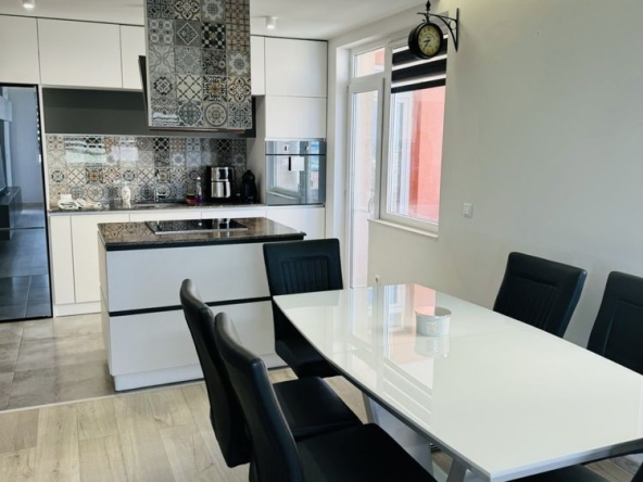 Дава се под наем Тристаен апартамент в Стара Загора, Казански - 100 кв.м за 548.25 € - Снимка #1