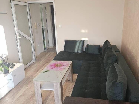 Дава се под наем Едностаен апартамент в Бургас, Възраждане - 46 кв.м за 359.04 € - Снимка #1