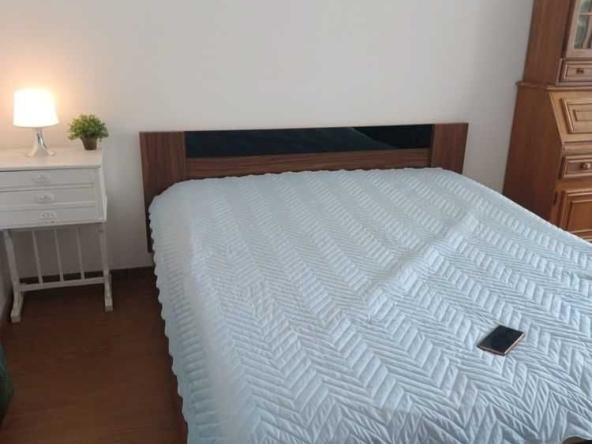 Дава се под наем Тристаен апартамент в София, Център - 100 кв.м за 698.19 € - Снимка #1