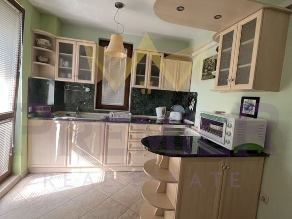 Дава се под наем Двустаен апартамент в к.к. Св.Св. Константин и Елена - 38 кв.м за 498.27 € - Снимка #1