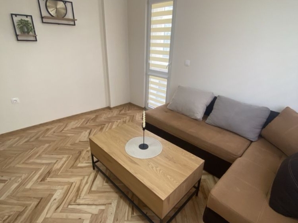 Двустаен апартамент в Плевен, Идеален център - 60 кв.м за 1037 €/кв.м - Снимка #1