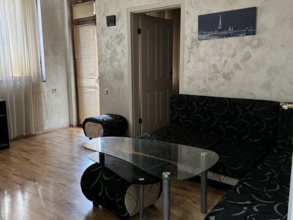 Дава се под наем Тристаен апартамент в Асеновград - 65 кв.м за 255 € - Снимка #1