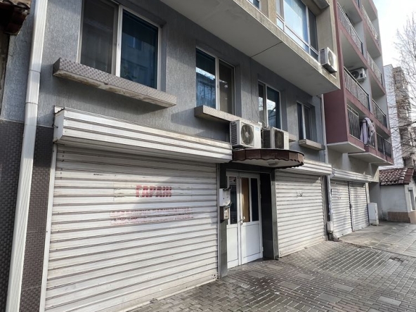 Дава се под наем Гараж / Паркомясто в Варна, Колхозен пазар - 16 кв.м за 139.23 € - Снимка #1