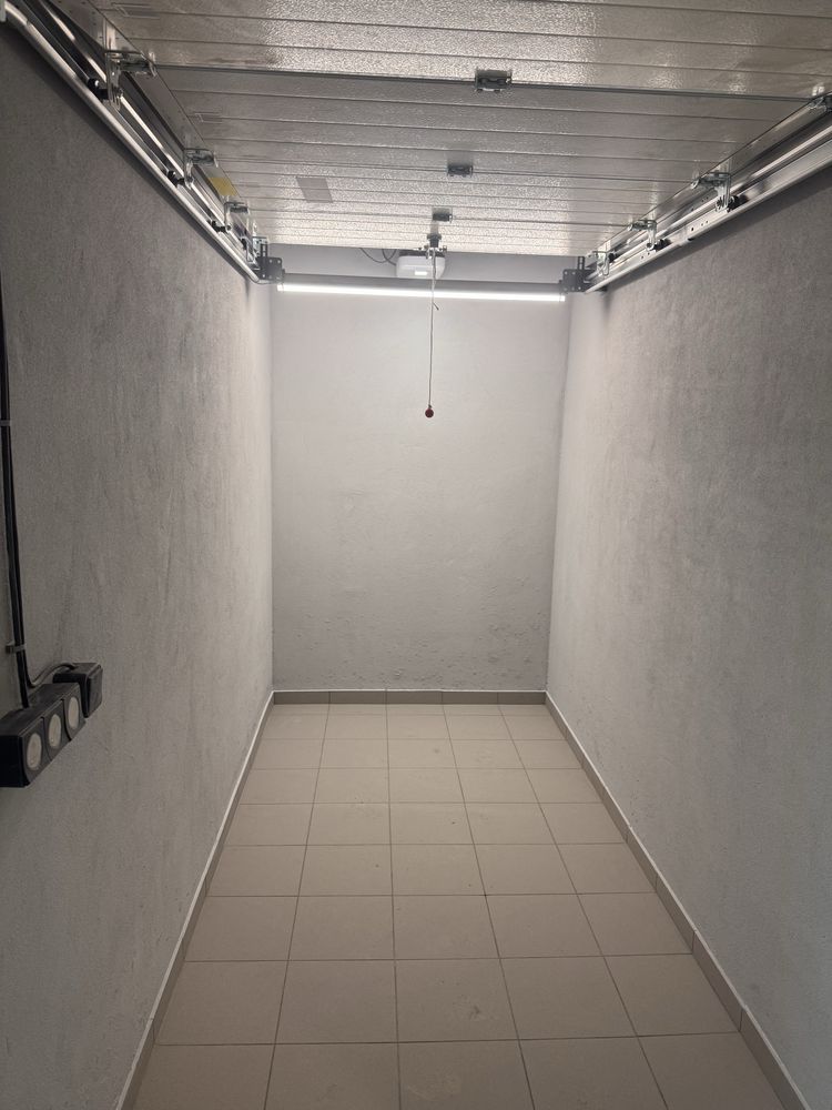 Дава се под наем Гараж / Паркомясто в София, Драгалевци - 5 кв.м за 84.66 € - Снимка #1