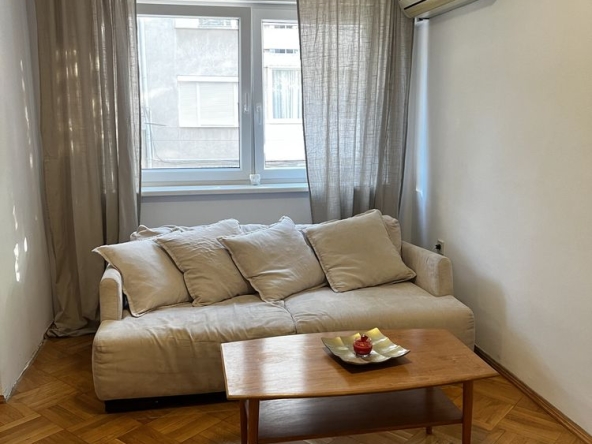 Дава се под наем Тристаен апартамент в Пловдив, Централна гара - 80 кв.м за 714 € - Снимка #1