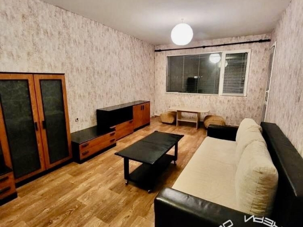 Дава се под наем Двустаен апартамент в Бургас, Славейков - 70 кв.м за 306 € - Снимка #1
