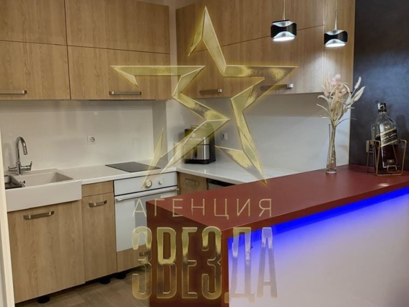 Дава се под наем Тристаен апартамент в Пловдив, Южен - 100 кв.м за 698.19 € - Снимка #1