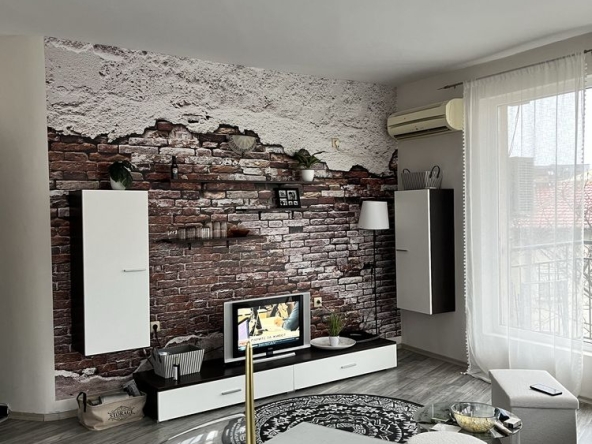 Дава се под наем Тристаен апартамент в Бургас, Сарафово - 100 кв.м за 578.34 € - Снимка #1