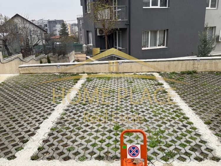 Гараж / Паркомясто в Варна, м-т Пчелина - 14 кв.м за 656 €/кв.м - Снимка #1