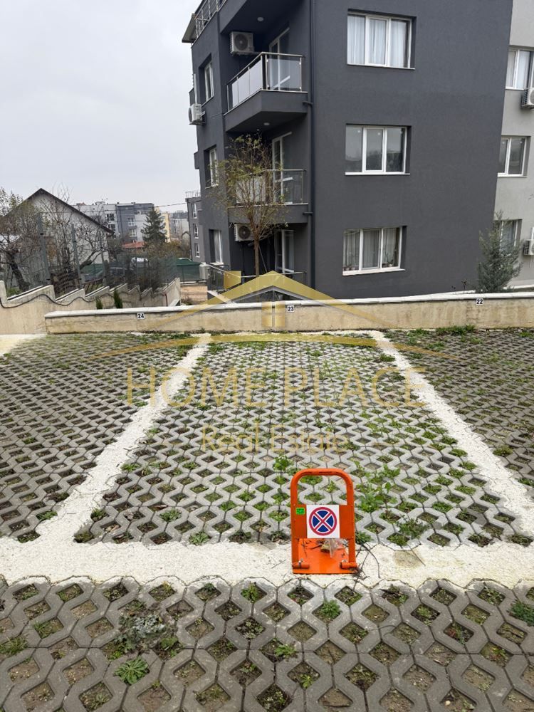 Гараж / Паркомясто в Варна, м-т Пчелина - 14 кв.м за 656 €/кв.м - Снимка #1