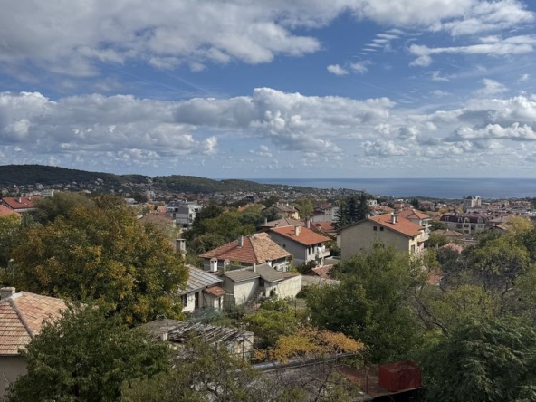 Тристаен апартамент в Варна, Виница - 93 кв.м за 813 €/кв.м - Снимка #1