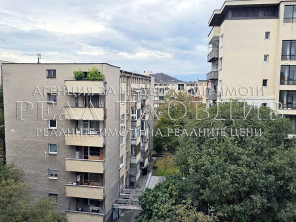 Двустаен апартамент в Пловдив, Център - 81 кв.м за 1173 €/кв.м - Снимка #1