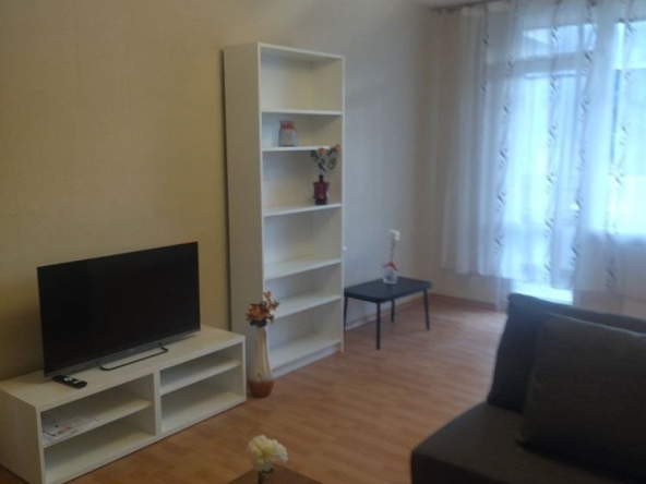 Дава се под наем Двустаен апартамент в София, Лозенец - 70 кв.м за 597.21 € - Снимка #1