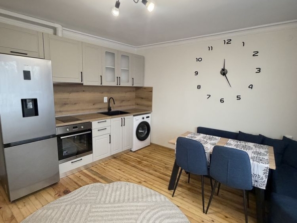 Дава се под наем Двустаен апартамент в Перник, Каменина - 50 кв.м за 348.84 € - Снимка #1