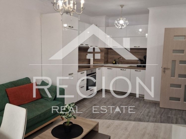 Дава се под наем Двустаен апартамент в Варна, Център - 65 кв.м за 612 € - Снимка #1