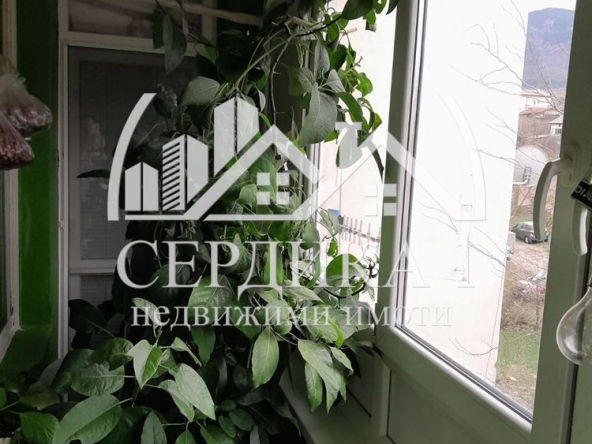 Тристаен апартамент в Дупница - 91 кв.м за 715 €/кв.м - Снимка #1