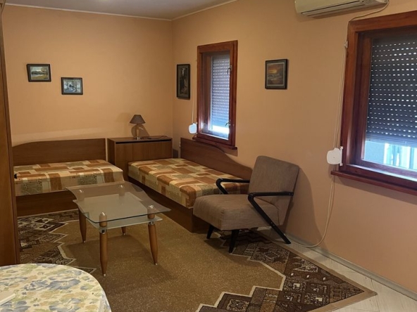 Дава се под наем Къща в Плевен, Идеален център - 55 кв.м за 214.2 € - Снимка #1