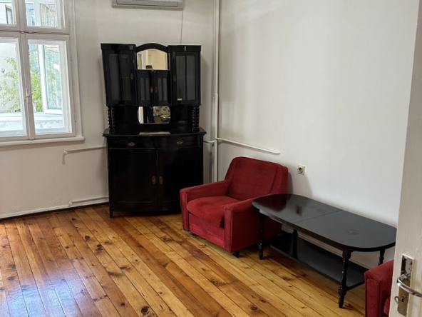 Дава се под наем Двустаен апартамент в София, Лозенец - 82 кв.м за 816 € - Снимка #1